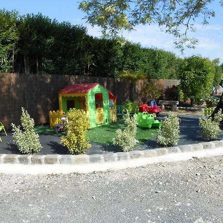 فندق Les Acacias 3*