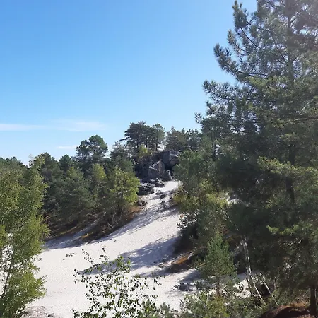 فندق Les Acacias Treuzy-Levelay