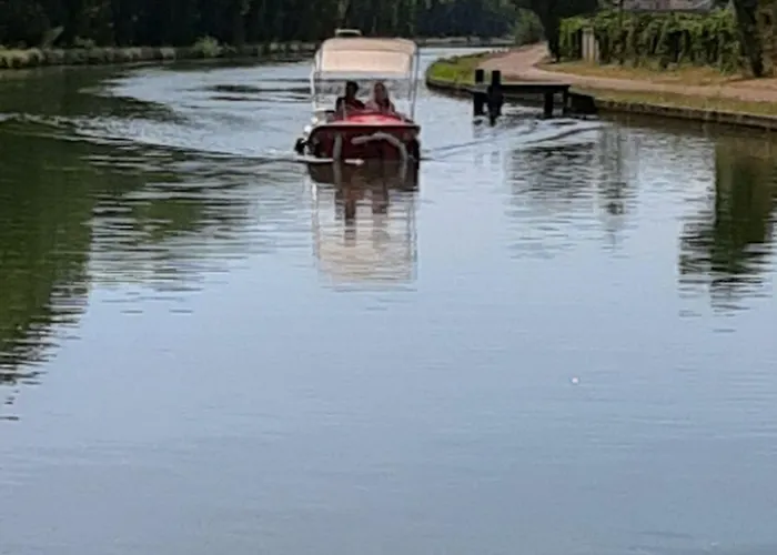 Les Acacias Hotell Treuzy-Levelay